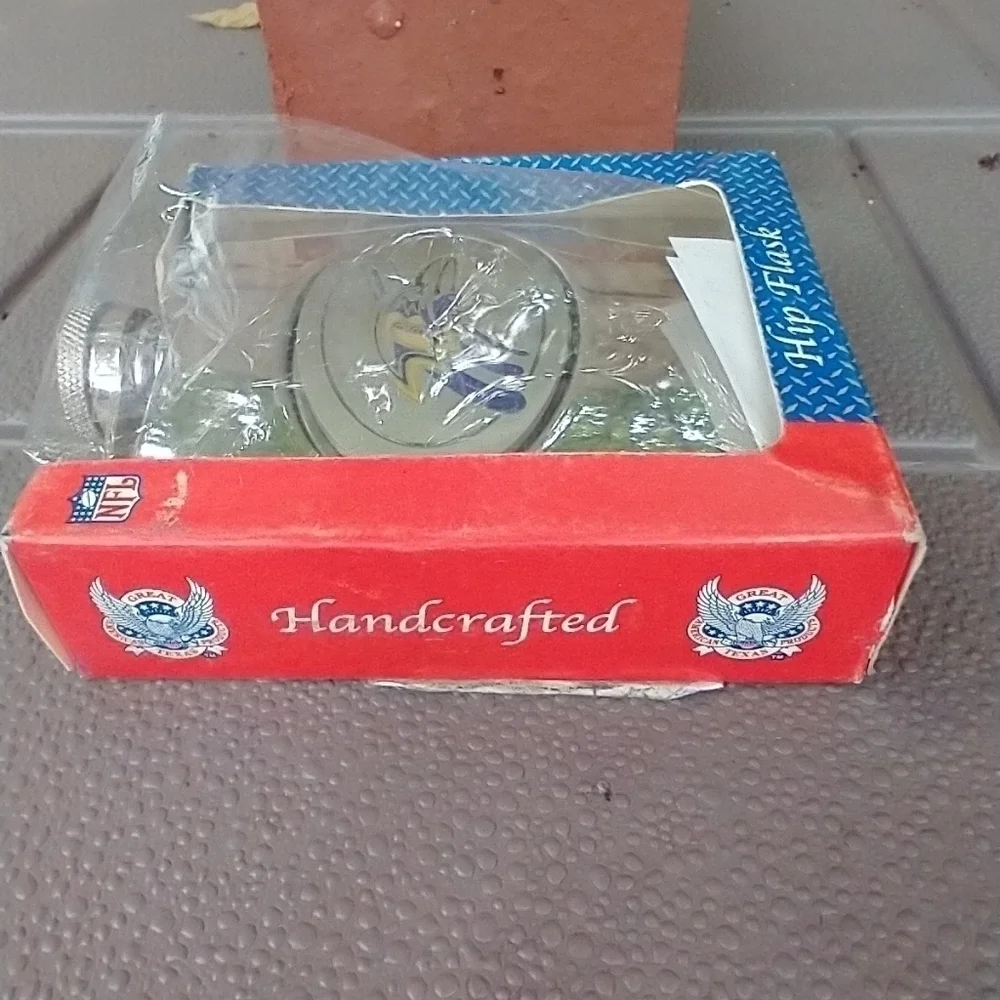 Stainless steel 6 oz. Hip flask. See pics for full - Picture 7 of 12